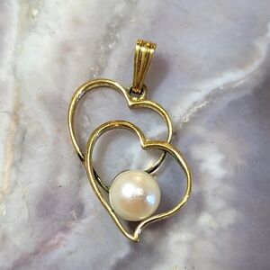 Gold Heart Pendant with Pearl